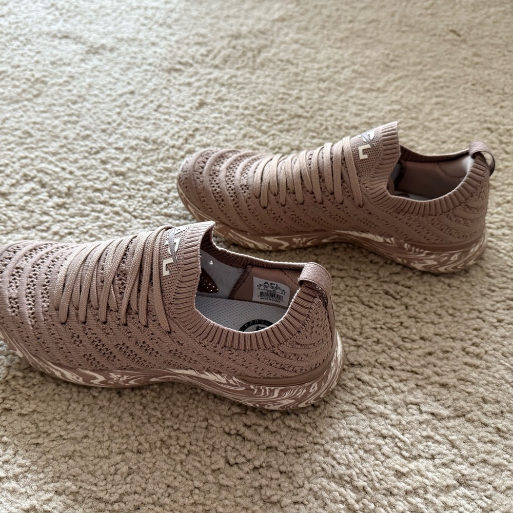 APL Women’s Techloom Wave Running Shoes, Size 6 (Color: Almond)